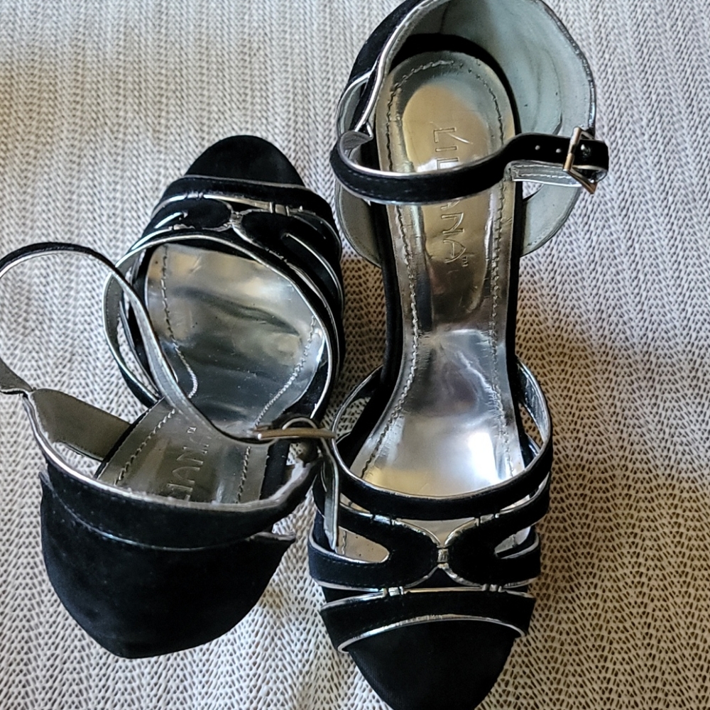 High Heel - Picture 3 of 4